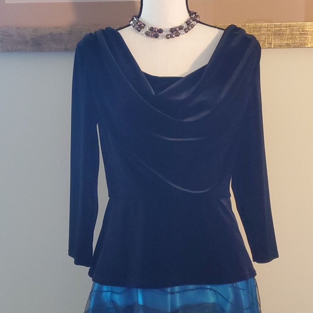 Tadashi  Velvet Top ✨ 😍 💕